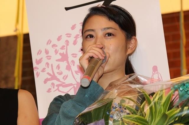 高畑充希「とと姉ちゃん」クランクアップに涙 西島秀俊ら小橋家一同が祝福