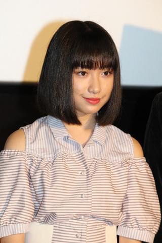 高橋胡桃、天然発言で笑いさらう “キャタピラ”意味は「サイドミラーですよね」