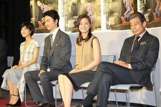 長谷川博己、尾野真千子とのアドリブ合戦を満喫 夏目漱石・鏡子夫妻演じる