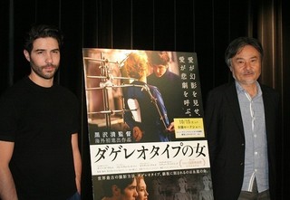 黒沢清新作主演の仏俳優タハール・ラヒムが初来日、1人でゴールデン街訪問