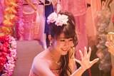 キャバクラ嬢を演じている高畑充希
