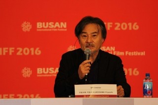 黒沢清、釜山映画祭で日本人監督5人目となる手形の栄誉！「自分にとっての新しい一歩」
