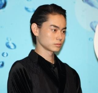 菅田将暉、小松菜奈との“海のラブシーン”に苦戦「この子、沈まない体質」