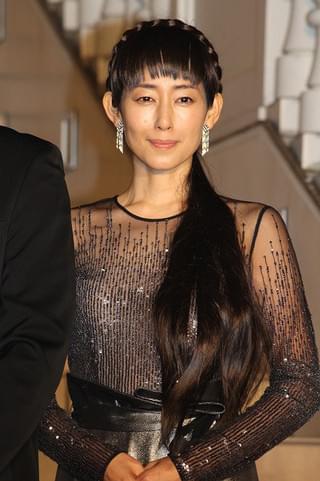 向井理、タキシード姿にはにかみ 9頭身と称賛も「8.5頭身です」