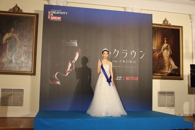 木村佳乃、総額1億円超の英国王室御用達ティアラ＆ドレス姿をお披露目
