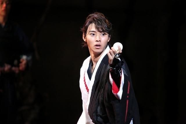 山崎賢人×深作健太の舞台「里見八犬伝」が17年4月から再演決定！