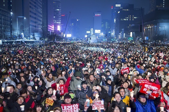 100万人規模の抗議デモが起こったソウル