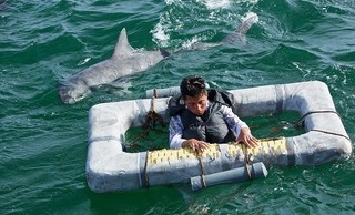 漂流者が人食いザメの餌食に…　N・ケイジ主演「パシフィック・ウォー」特別映像披露