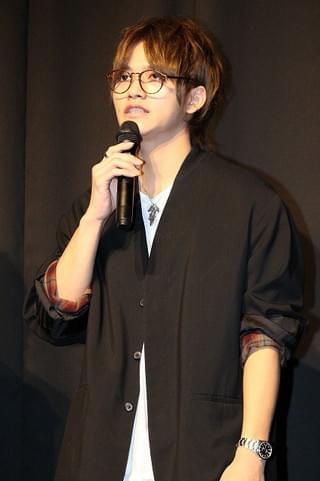 足立梨花、「Seventeen」専属モデル・江野沢愛美の「ゲス顔がすごかった！」