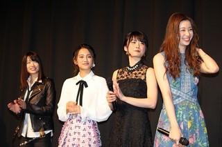 足立梨花、「Seventeen」専属モデル・江野沢愛美の「ゲス顔がすごかった！」