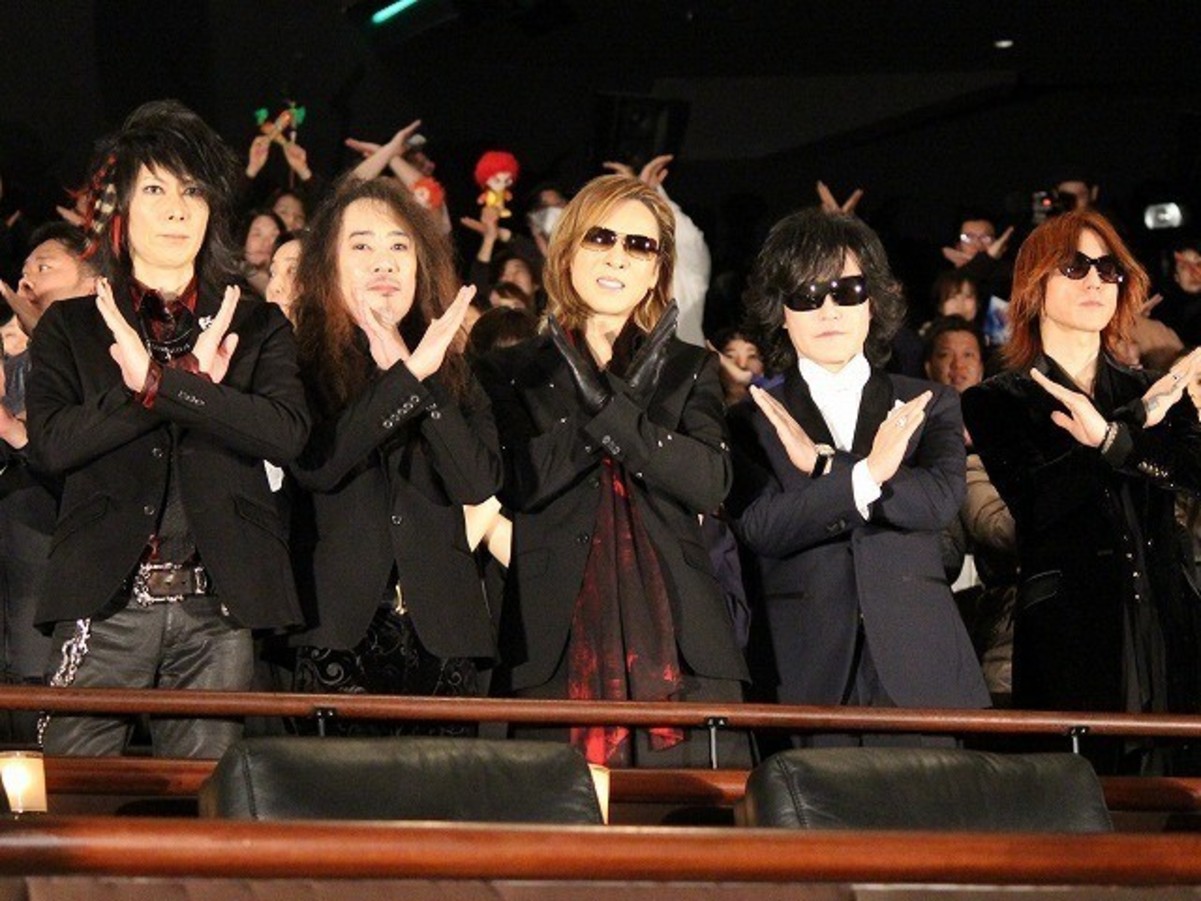 X Japan Yoshiki 感激に声震わせファンに感謝 メンバー5人が六本木に降臨 映画ニュース 映画 Com
