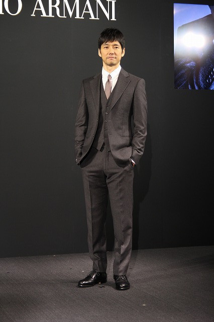 「ジョルジオ・アルマーニ」の2017年日本広告キャンペーンモデルに起用された西島秀俊