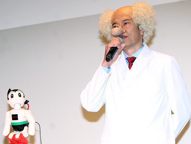 遠藤憲一、お茶の水博士の扮装でイベント初のコスプレ「俳優として大丈夫か？」 - 画像3