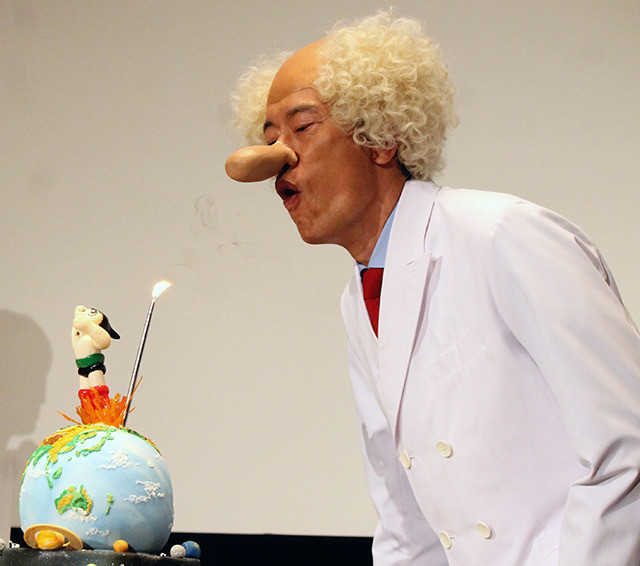 遠藤憲一、お茶の水博士の扮装でイベント初のコスプレ「俳優として大丈夫か？」 - 画像2