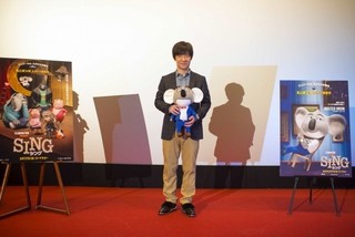 「SING シング」吹き替えキャスト・内村光良、創業70年超の福岡の老舗劇場を来訪！