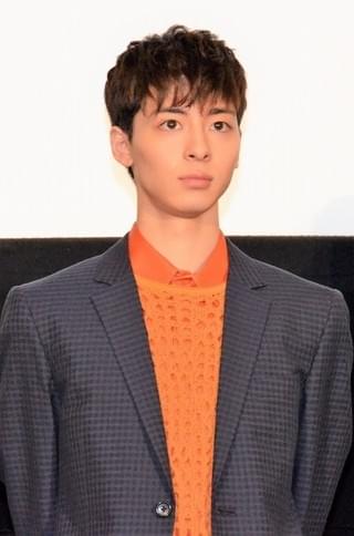 中川大志、平佑奈＆千葉雄大に“国宝級イケメン”とイジられ大照れ