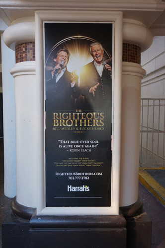 ハラーズホテルのライチャス・ブラザーズ 公演のポスター。「ゴースト」「ダーティ ・ダンシング」が売り文句になっている のがわかる
