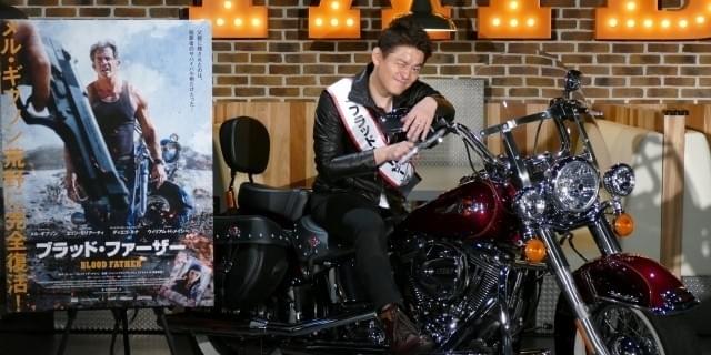 スピードワゴン井戸田 450万かけたバイクが まとめサイト で酷評され怒り心頭 映画ニュース 映画 Com