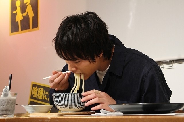 鈴木伸之「東京喰種」コラボカフェで舌鼓 異色料理に「カネキの目を食べるとは」 - 画像14