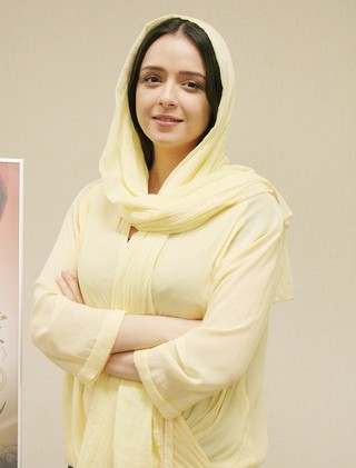 授賞式ボイコットで話題、イランのA・ファルハディのオスカー受賞作主演女優が来日