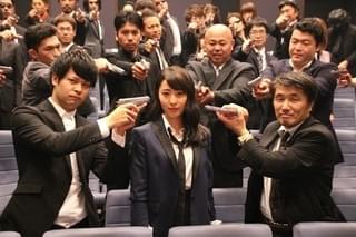 「ジョン・ウィック」、総数500発以上“発砲上映”開催！元NMB48藤江れいな「快感ですね」