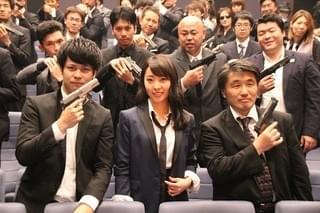 「ジョン・ウィック」、総数500発以上“発砲上映”開催！元NMB48藤江れいな「快感ですね」