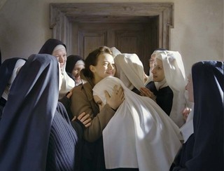 フランス映画祭2017、観客投票で選ばれたのは実在した女医を描く「夜明けの祈り」