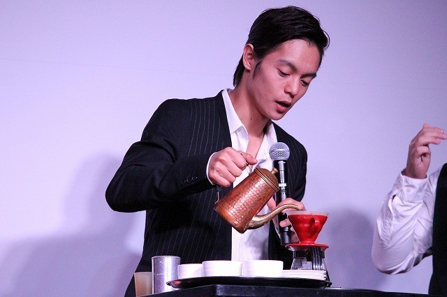 窪田正孝、特製コーヒーを試飲した白石隼也らの感想に「お目が高い！」 - 画像18