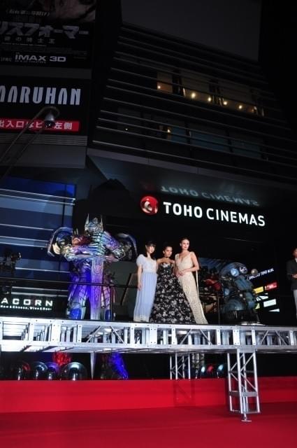 「トランスフォーマー」Wヒロインが来日！ジャパンプレミアでファン2500人と対面 - 画像16