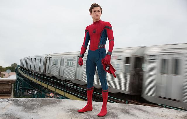 スパイダーマン、実は“こんな場所”でお着替え!?本編映像公開