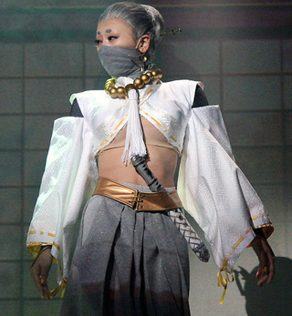 浅田舞、初挑戦舞台でフィギュア仕込みの殺陣披露「だいぶシェイプアップできた」
