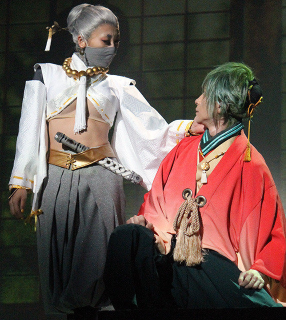 浅田舞、初挑戦舞台でフィギュア仕込みの殺陣披露「だいぶシェイプアップできた」