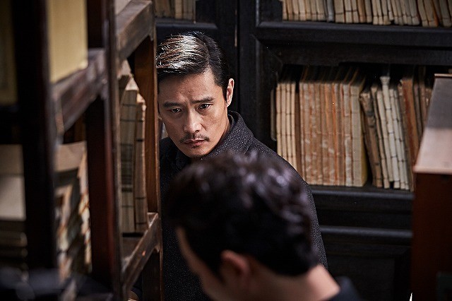 韓国映画「密偵」11月11日公開！ソン・ガンホ＆コン・ユが腹を探り合う場面写真も披露 - 画像10