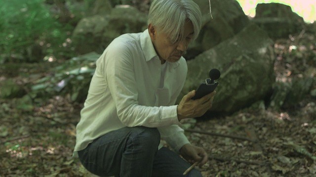 坂本龍一ドキュメンタリー、“自然の音”を探求する姿とらえたポスター＆場面写真公開 - 画像2