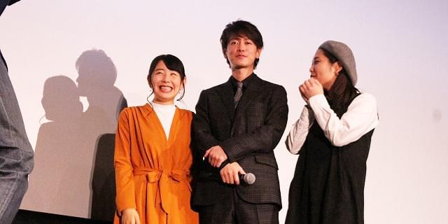 佐藤健、観客の写真撮影許可＆2ショット撮影に客席から歓声 : 映画ニュース - 映画.com