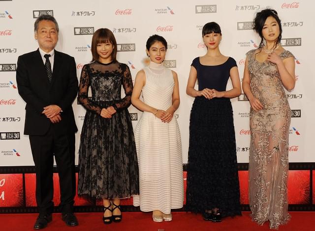 第30回東京国際映画祭 華やかドレスや着物で女優陣が美の競演 映画ニュース 映画 Com