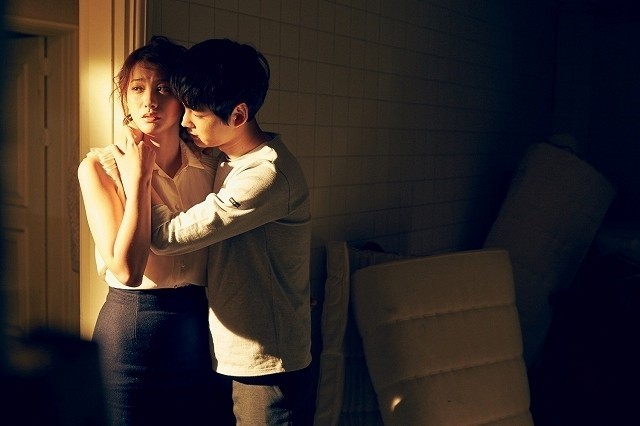 女教師と男子生徒の“禁断の情事” 韓国発のエロティックサスペンスが11月公開 - 画像4