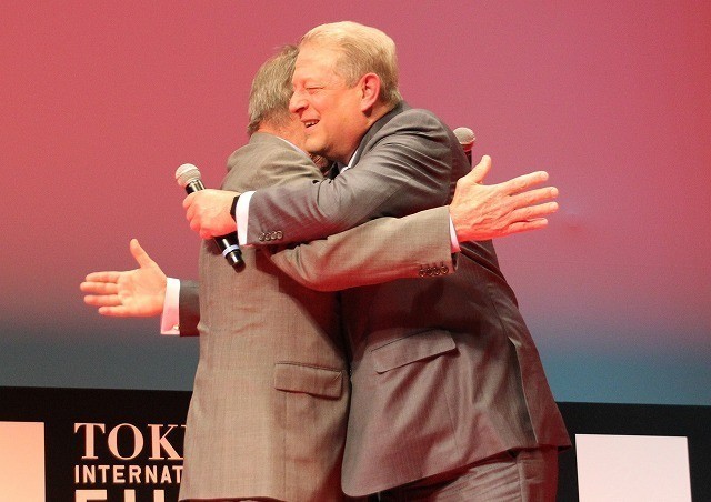 元米副大統領アル・ゴア氏、東京国際映画祭で旧友トミー・リー・ジョーンズと再会 - 画像2