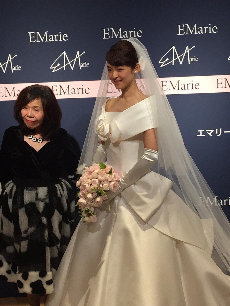 藤澤恵麻が挙式 オートクチュールドレスに身を包み清楚な微笑み 映画ニュース 映画 Com