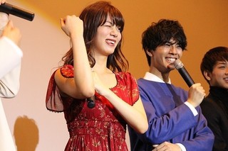 池田エライザ、まさかの“野次”にも負けず笑顔！映画初主演「一礼して、キス」公開