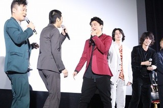 健太郎、山田裕貴と絶妙なコンビ芸披露「お前どこ中じゃ！？」「舞台挨拶中じゃ！」