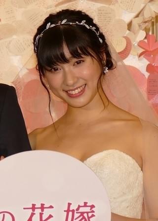 「8年越しの花嫁」佐藤健＆土屋太鳳、花婿＆花嫁姿で登場！“理想の結婚”語る