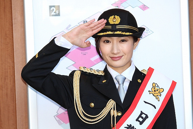 武田梨奈、4年連続の“一日警察署長” 2017年振り返り「人生で初めて、余裕ができました」