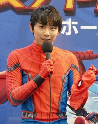“和製スパイダーマン”に名乗り！ 須賀健太、おなじみのポーズを披露