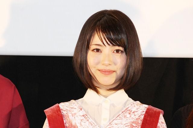 浜辺美波、ハイテンション“顔芸”に全力投球！主演「賭ケグルイ」で女優魂見せる