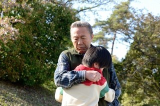 小林稔侍と壇蜜が親子役に挑戦 「星めぐりの町」日本の原風景とらえた冒頭映像公開