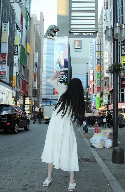 「リング」貞子、歌舞伎町に降臨も“いい人”すぎて「めっちゃ愛されてる！」 - 画像2