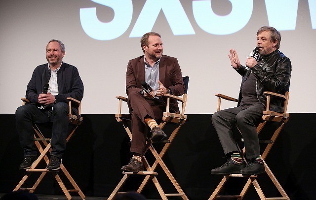 （左から）アンソニー・ウォンケ監督、 ライアン・ジョンソン監督、マーク・ハミル