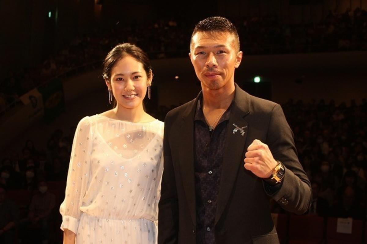 阿部純子 内山高志の パワー1 クロスカウンターに大興奮 映画ニュース 映画 Com