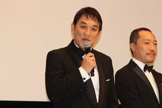 松坂桃李、役所広司の“魂”が込められた「孤狼の血」キーアイテムを継承！